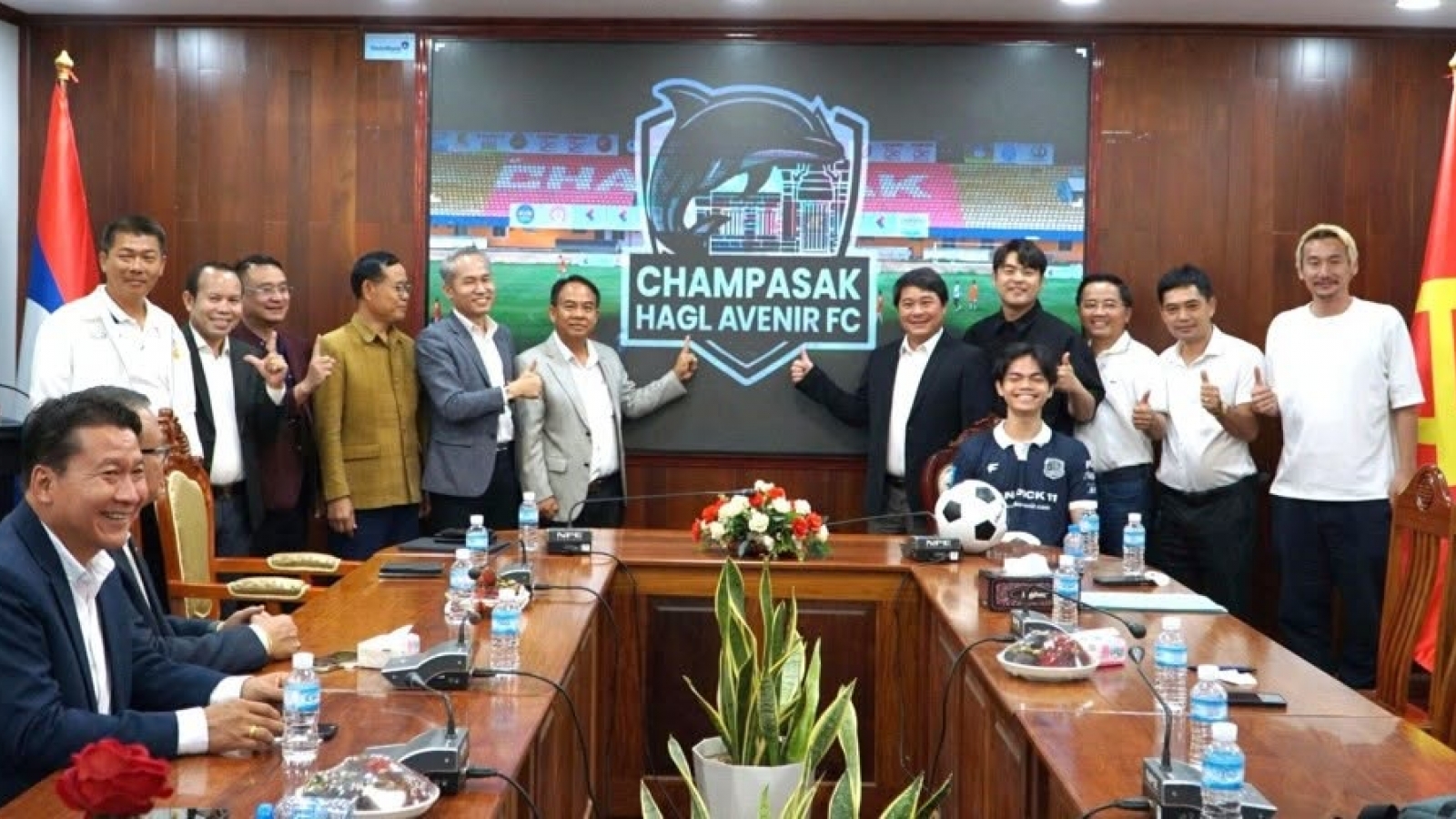 Hoang Anh Gia Lai Group backs football development in Laos